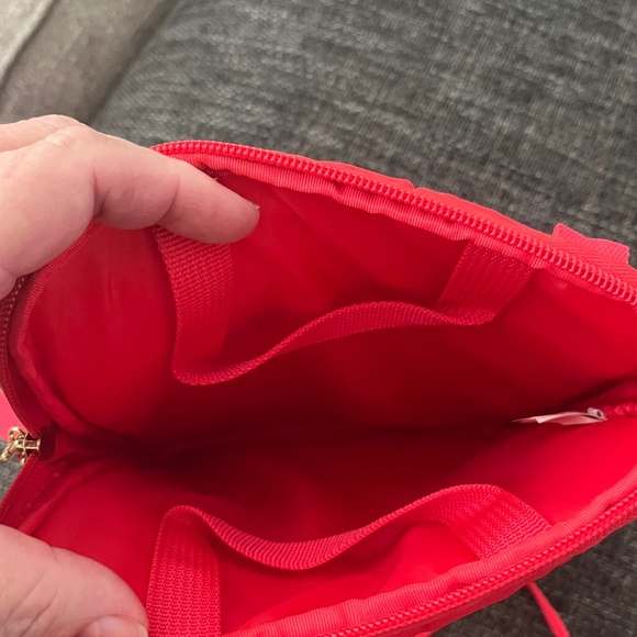 Disney Parks Minnie Mouse D-Tech Red Bow Embossed 11" Tablet Crossbody Purse Bag - Picture 12 of 14